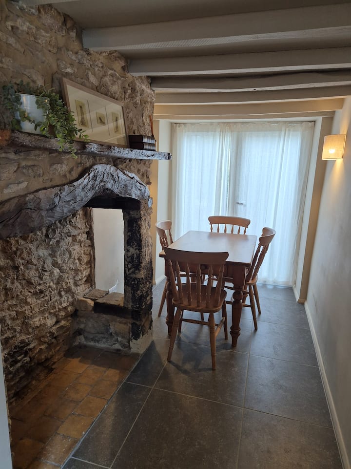 Clematis Cottage photograph 24